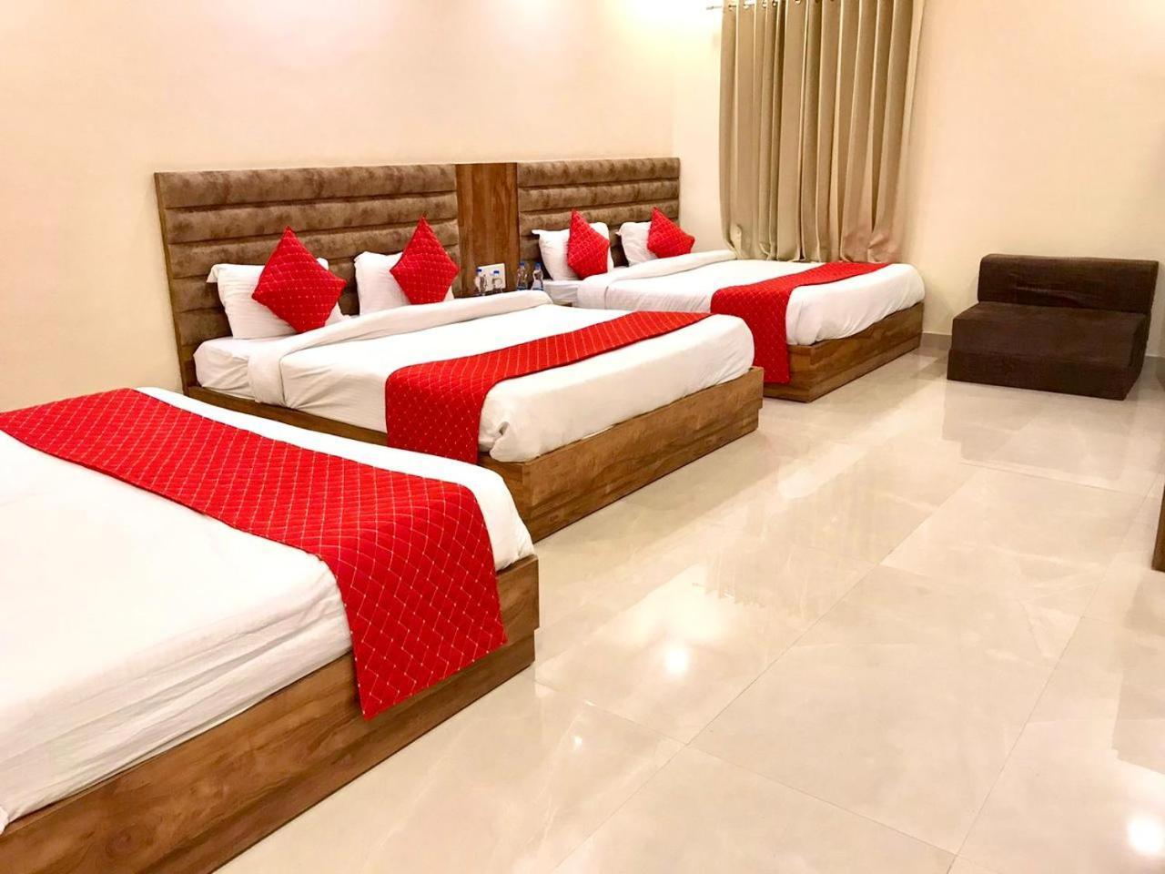 Hampton Hotel - 200 Mt From Golden Temple Amritsar Exterior photo